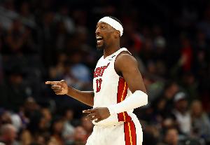 阿德巴约：我们要做好一对一防守 把外线扑防动作和细节落实到位